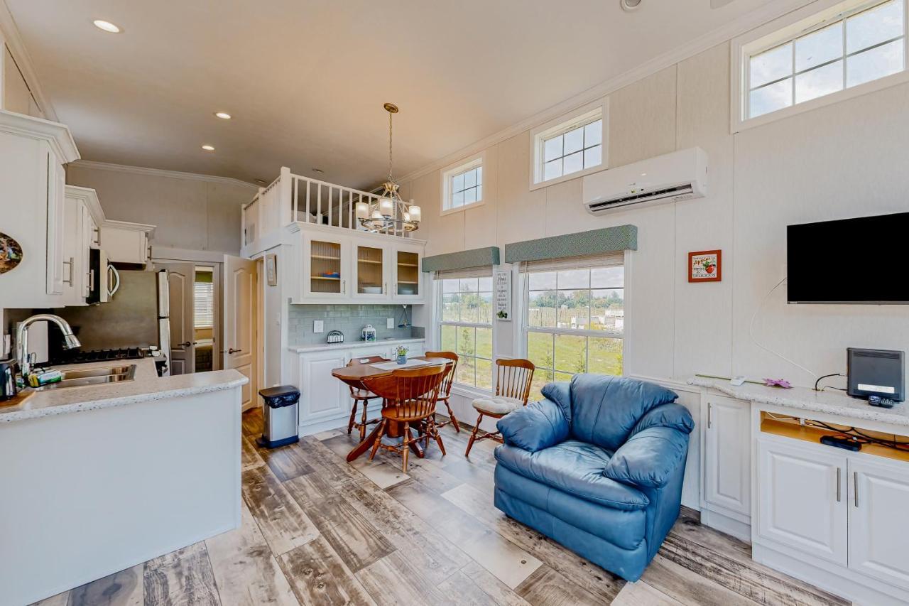 Tiny Charmer Hendersonville Ngoại thất bức ảnh