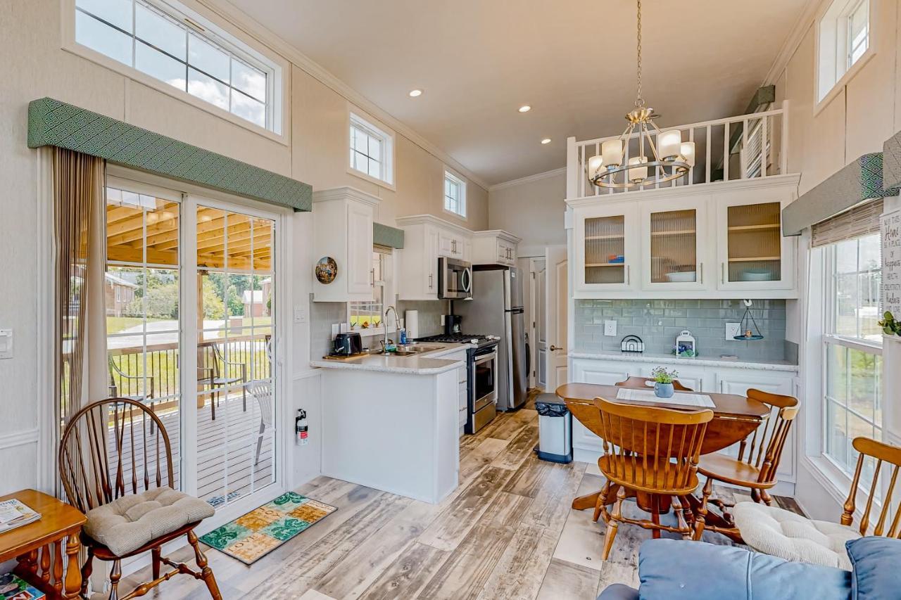 Tiny Charmer Hendersonville Ngoại thất bức ảnh